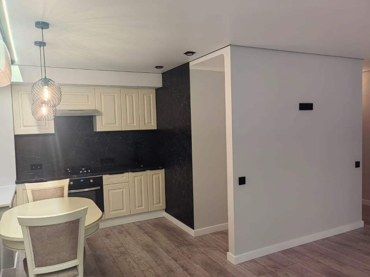 КВАРТИРА СТУДИЯ НА КОММУНАРОВ 4