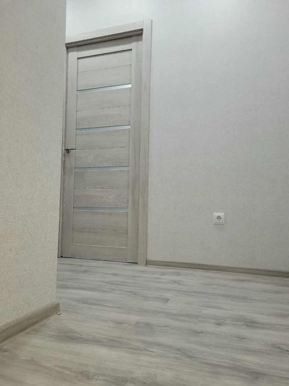 МИНИ 2 КОМНАТНАЯ КВАРТИРА НА ЛАЗУРНОЙ - миниатюра 6